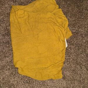 Yellow knit throw blanket